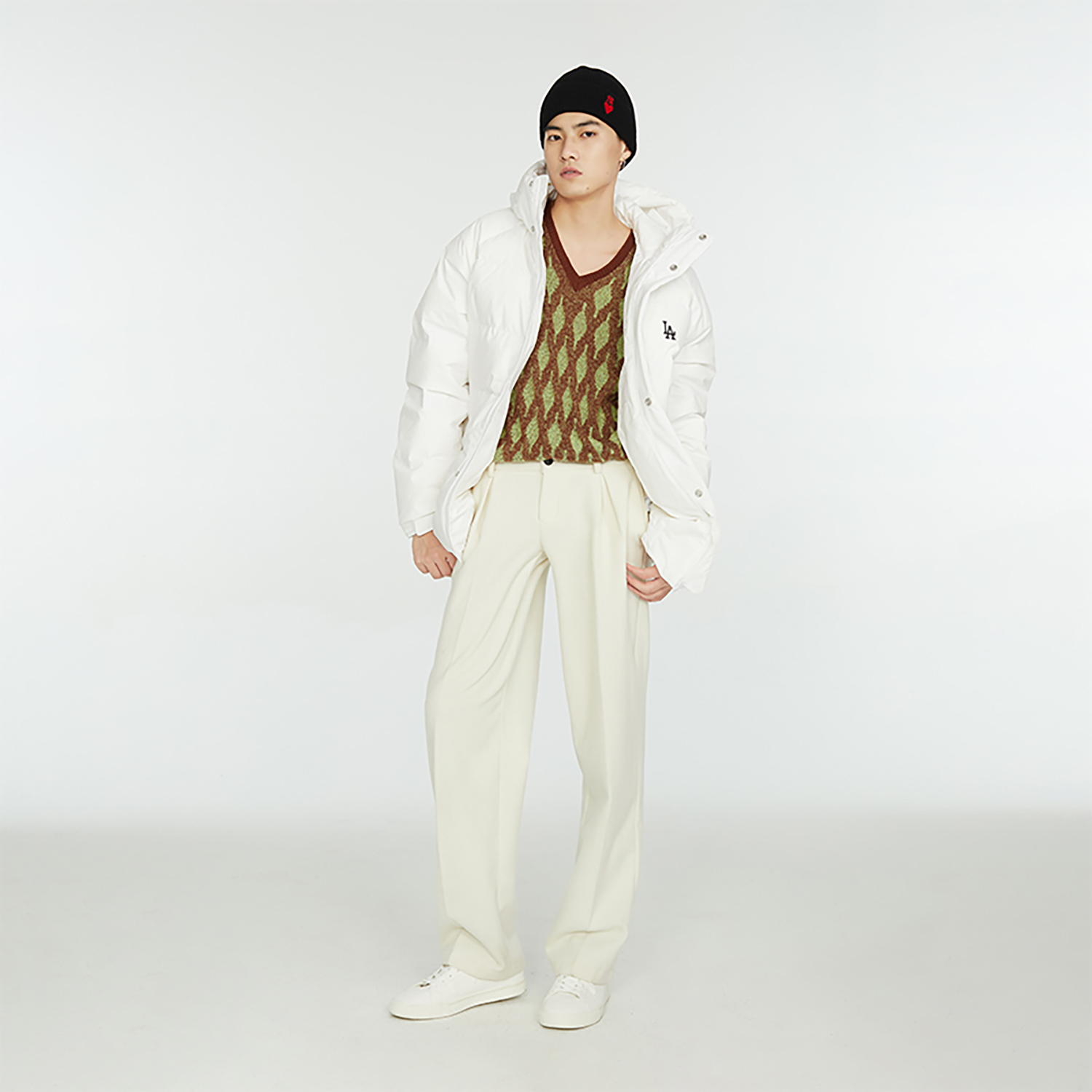 Sizing MLB 23FW 洛杉磯道奇白色羽絨短外套 男女休閒外套. 3ADJB2036-07WHS