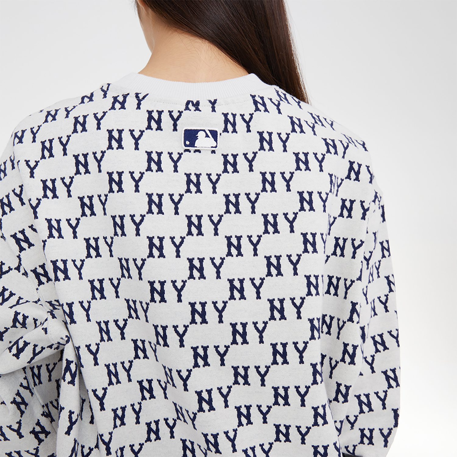 MLB 23FW New York Yankees All-Over Print Retro Knit Sweatshirt Cream Unisex 3AMTM0334-50CRD 圖 7