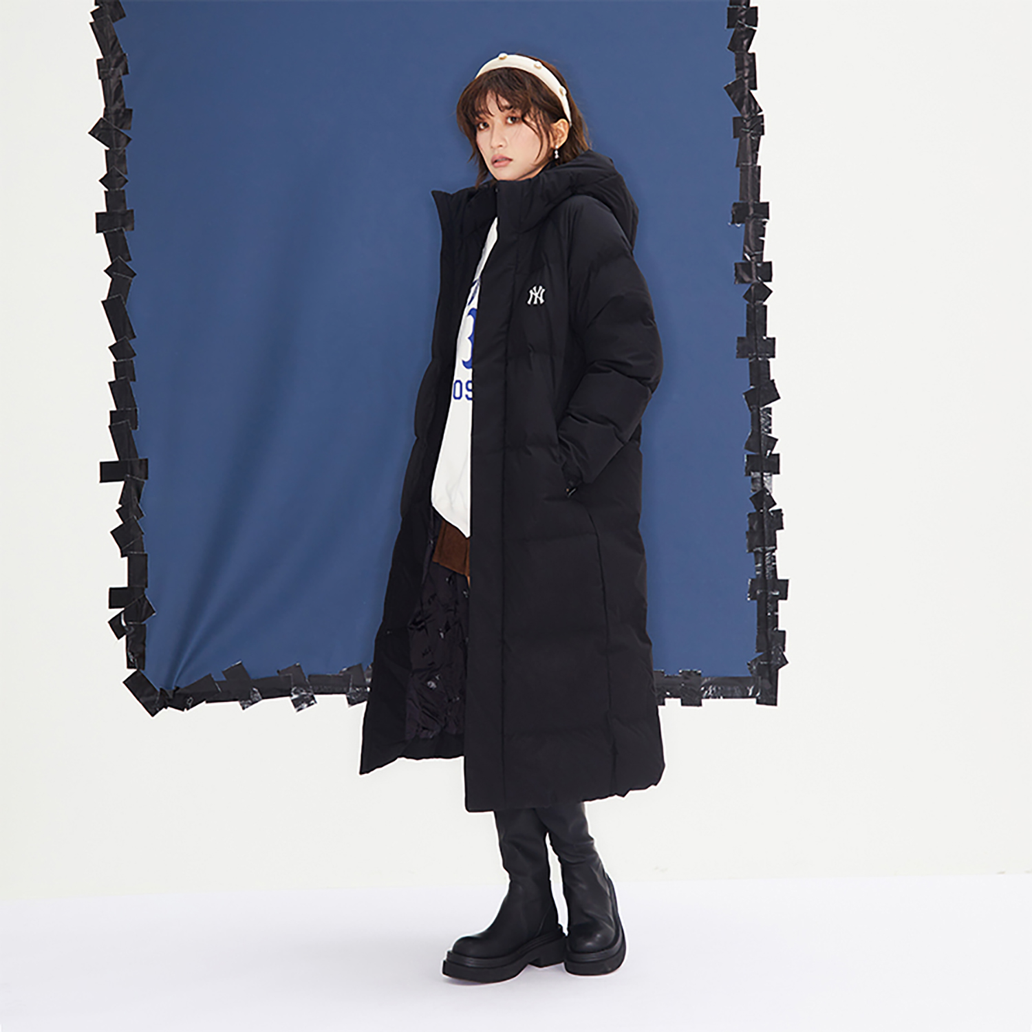 Shop MLB 23FW New York Yankees Letter Logo Embroidered Long Puffer Jacket Black Unisex 3ADJB1436-50BKS