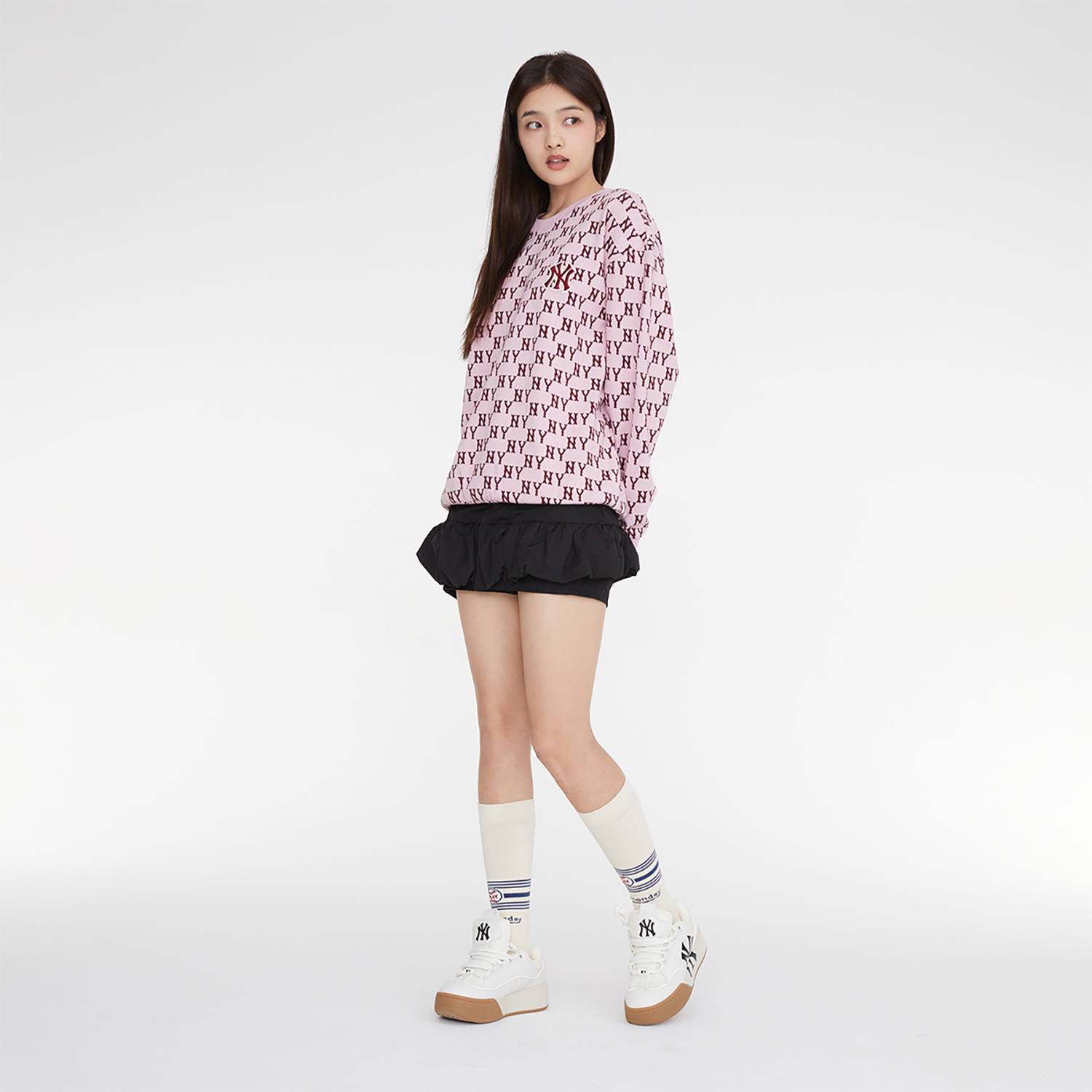 Purchase MLB 23FW New York Yankees Logo Pink Knit Pullover Sweatshirt Unisex. 3AMTM0334-50PKL