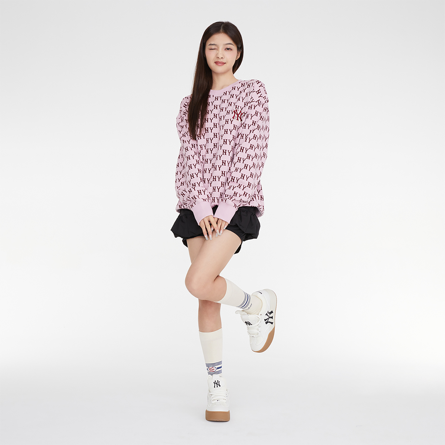 Details for MLB 23FW New York Yankees Logo Pink Knit Pullover Sweatshirt Unisex. 3AMTM0334-50PKL