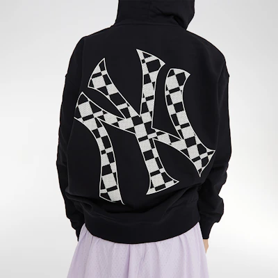 MLB 23FW 紐約洋基隊標誌印花連帽衫 男女款 黑色 3AHDO0134-50BKS Shop MLB 23FW 紐約洋基隊標誌印花連帽衫 男女款 黑色 3AHDO0134-50BKS