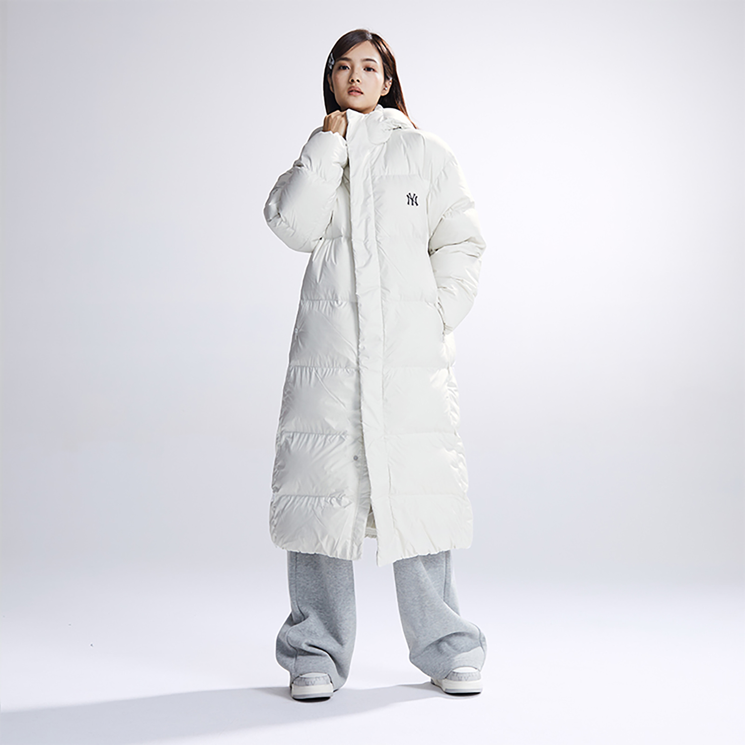 Shop MLB 23FW 紐約洋基復古菱形羽絨外套 男女 白色 3ADJB1136-50CRS