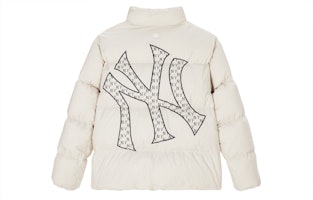 MLB 23FW New York Yankees Retro Logo Puffer Jacket White Unisex Short Design. 3ADJM0636-50IVS MLB 23FW New York Yankees Retro Logo Puffer Jacket White Unisex Short Design. 3ADJM0636-50IVS