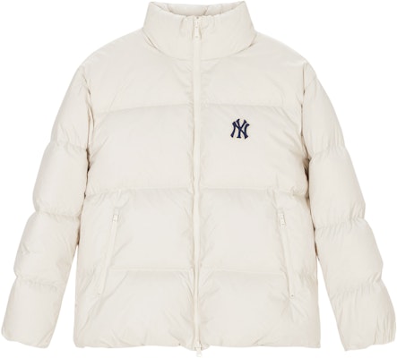 Chaqueta Puffer Retro MLB 23FW New York Yankees Blanca Unisex Diseño Corto. 3ADJM0636-50IVS Lookbook Chaqueta Puffer Retro MLB 23FW New York Yankees Blanca Unisex Diseño Corto. 3ADJM0636-50IVS