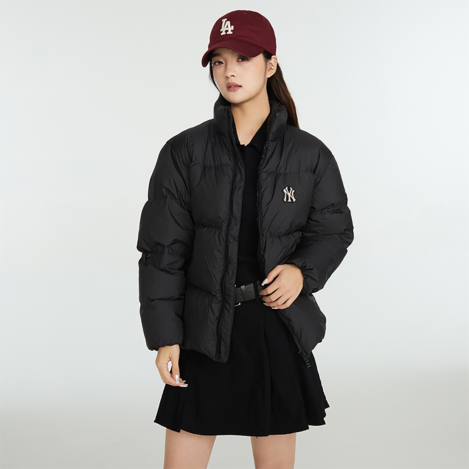 Shop Chaqueta Puffer Unisex Negra Retro Monogram New York Yankees MLB 23FW Corto 3ADJM0636-50BKS