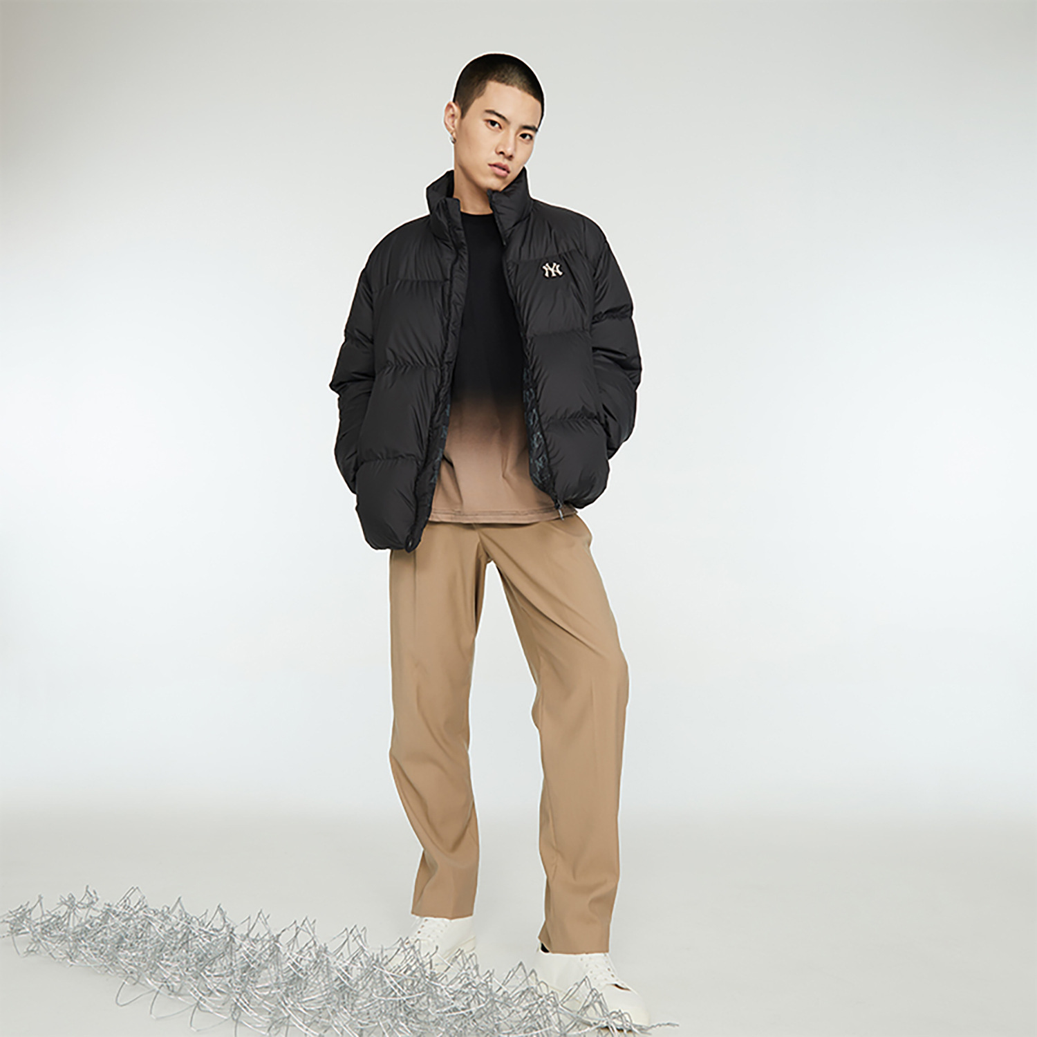 Sizing Chaqueta Puffer Unisex Negra Retro Monogram New York Yankees MLB 23FW Corto 3ADJM0636-50BKS