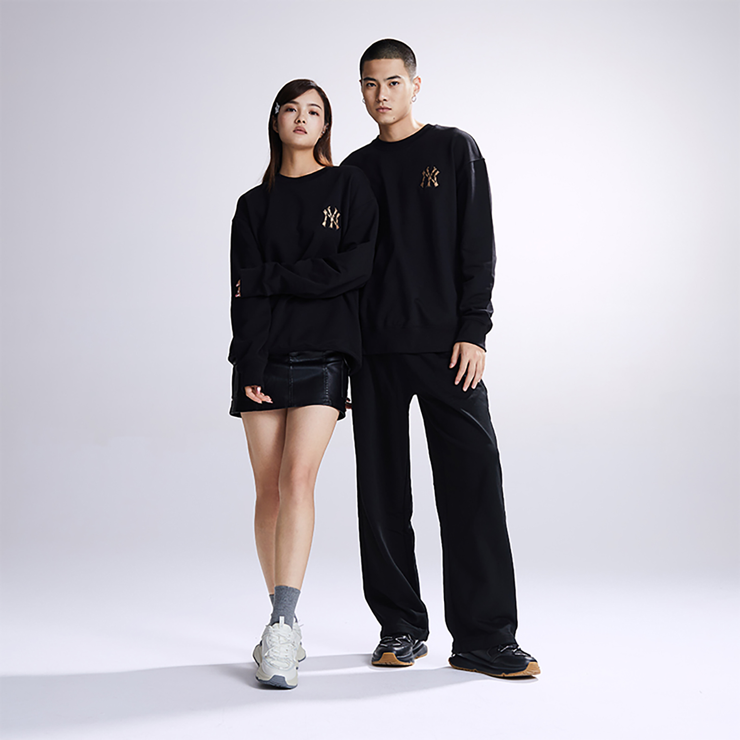 MLB 23FW Retro Solid Color Logo Print Crewneck Sweatshirt Unisex 3AMTM1234-50BKS 圖 11