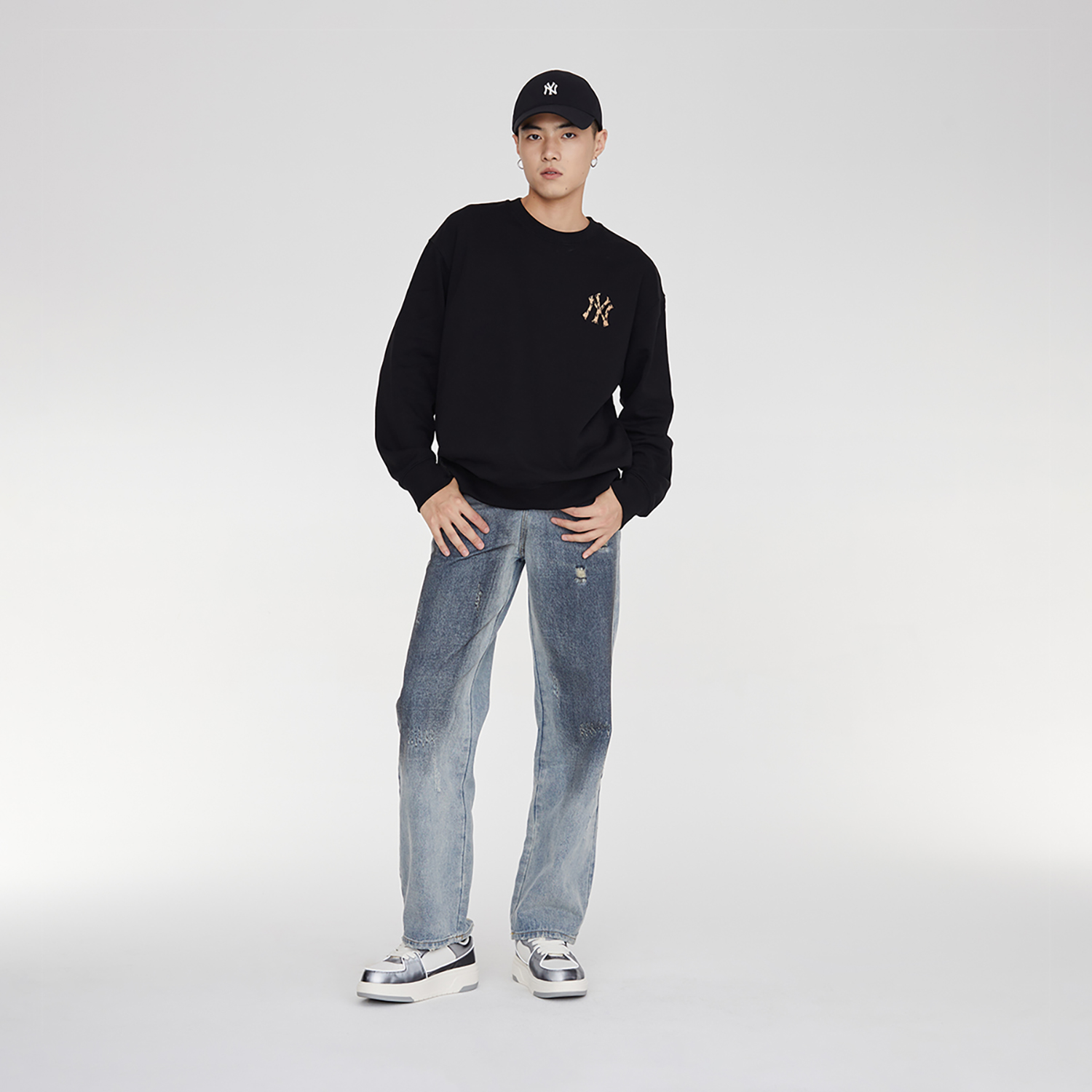 MLB 23FW Retro Solid Color Logo Print Crewneck Sweatshirt Unisex 3AMTM1234-50BKS 圖 8