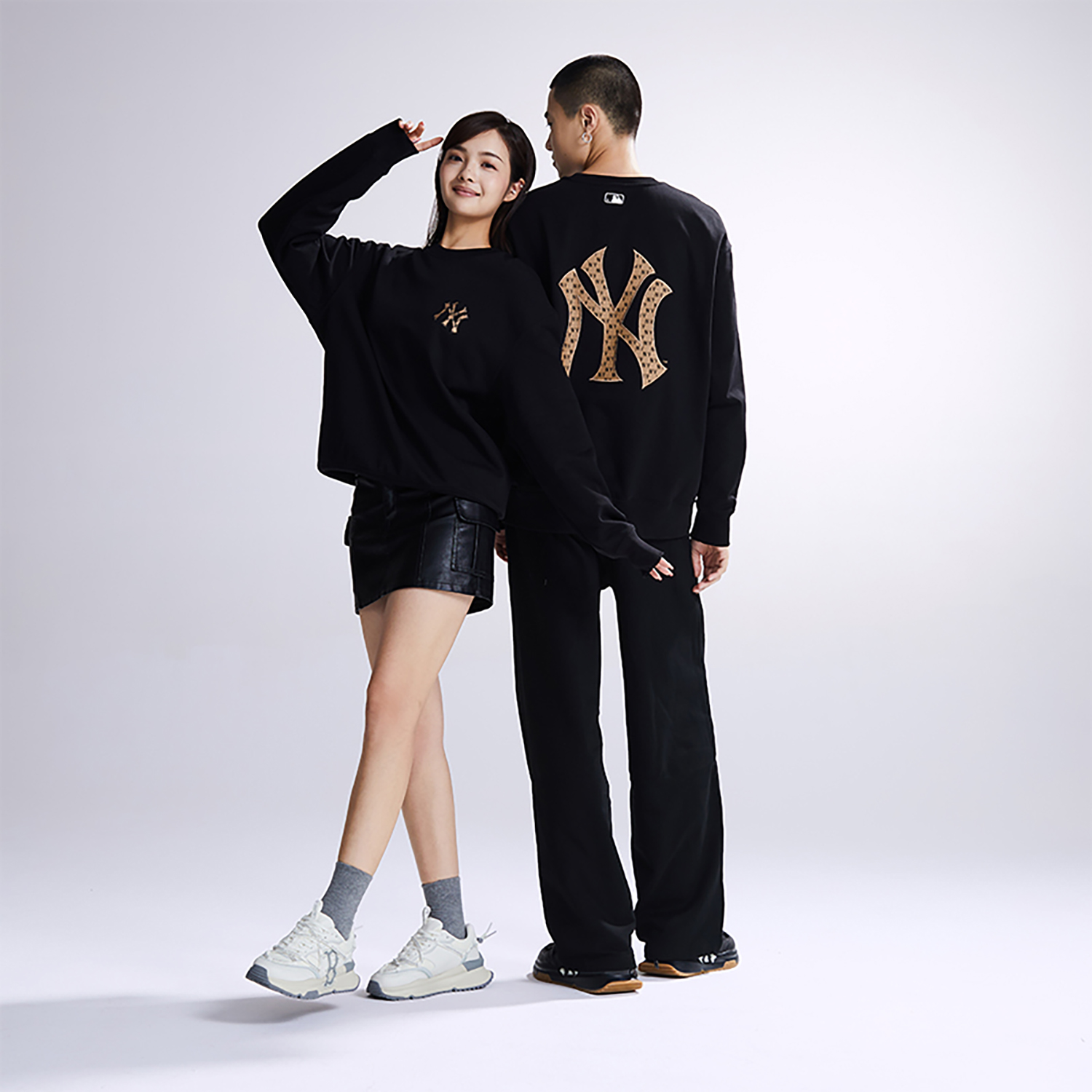 MLB 23FW Retro Solid Color Logo Print Crewneck Sweatshirt Unisex 3AMTM1234-50BKS 圖 9