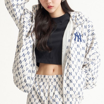 MLB Basic Logo New York Yankees All-Over Print Hoodie Jacket Cream Unisex. 3AWJM0121-50CRS Shop MLB Basic Logo New York Yankees All-Over Print Hoodie Jacket Cream Unisex. 3AWJM0121-50CRS