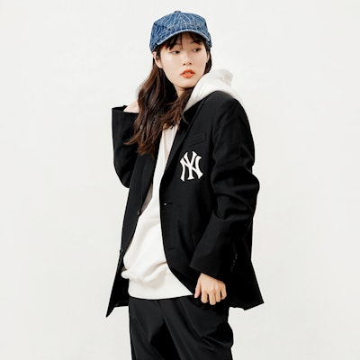 MLB Basic Logo Blazer Hitam New York Yankees Unisex Casual. 3AJKB0121-50BKS Purchase MLB Basic Logo Blazer Hitam New York Yankees Unisex Casual. 3AJKB0121-50BKS