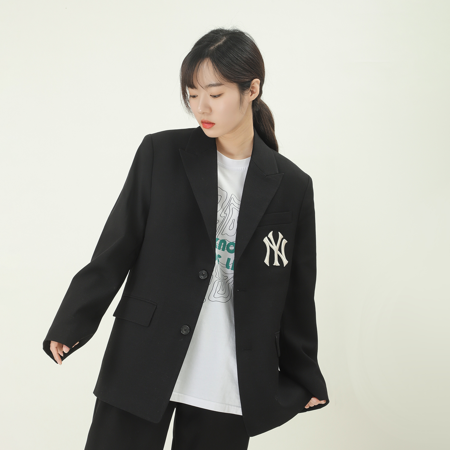 Sizing MLB Basic Logo Blazer Hitam New York Yankees Unisex Casual. 3AJKB0121-50BKS