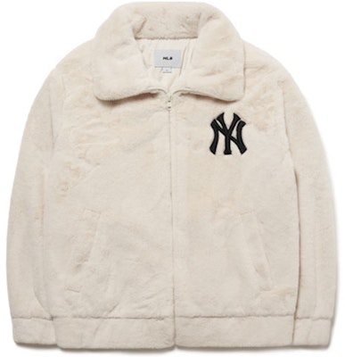 MLB Basic Logo New York Yankees Sherpa Fleece Jacket Unisex - White. 3AJPF0416-50CRS Order MLB Basic Logo New York Yankees Sherpa Fleece Jacket Unisex - White. 3AJPF0416-50CRS