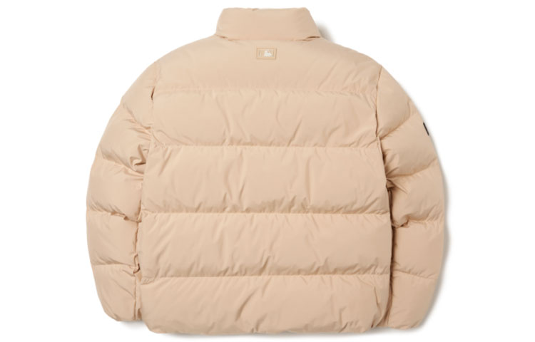 Lookbook MLB Jaket Puffer Logo New York Yankees Khaki Unisex Terbaru. 3ADJB0416-50BGS