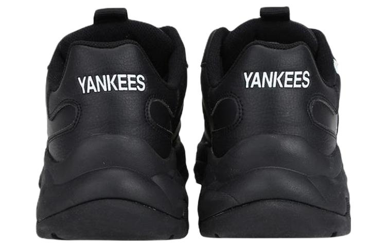 Shop MLB Big Ball Chunky 復古印花 耐磨防滑 低筒 潮流老爸鞋 男女皆宜 黑白