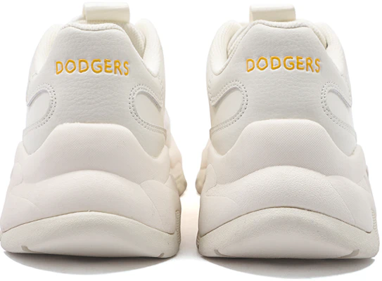 MLB Bigball Chunky 'Planet Putih Oranye' 3ASHCD32N-07ORS Shop MLB Bigball Chunky 'Planet Putih Oranye' 3ASHCD32N-07ORS