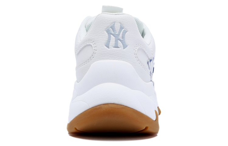 Shop MLB Bigball Chunky P 復古潮流鞋 男女通款 白藍