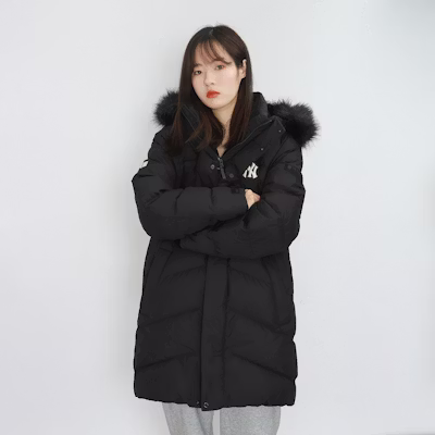 MLB 黑色紐約洋基隊標誌毛絨帽冬季羽絨外套 男女款. 3ADJEC616-50BKS Shop MLB 黑色紐約洋基隊標誌毛絨帽冬季羽絨外套 男女款. 3ADJEC616-50BKS