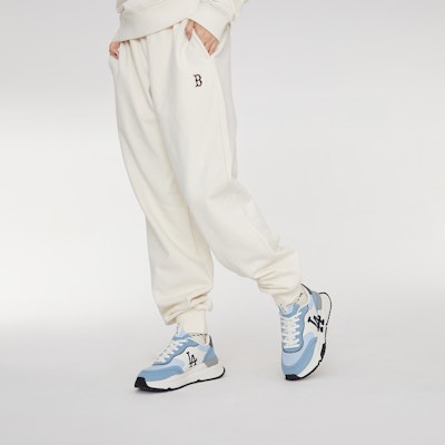 MLB Boston Red Sox 23FW Cream Unisex Relaxed Fit Comfortable Sweatshirt Set 3AMTB0134-43CRD Sizing MLB Boston Red Sox 23FW Cream Unisex Relaxed Fit Comfortable Sweatshirt Set 3AMTB0134-43CRD