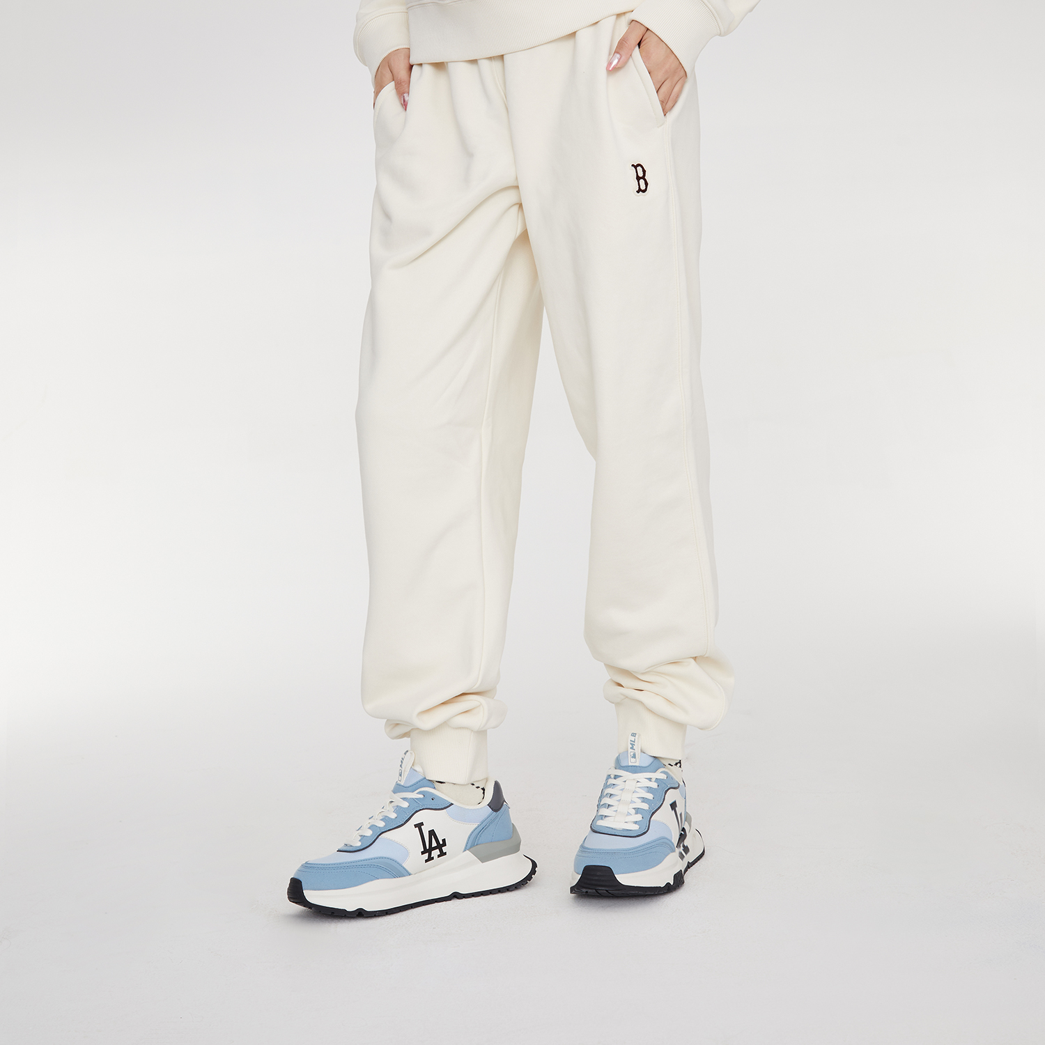 Cheap MLB Boston Red Sox 23FW Cream Unisex Relaxed Fit Comfortable Sweatshirt Set 3AMTB0134-43CRD