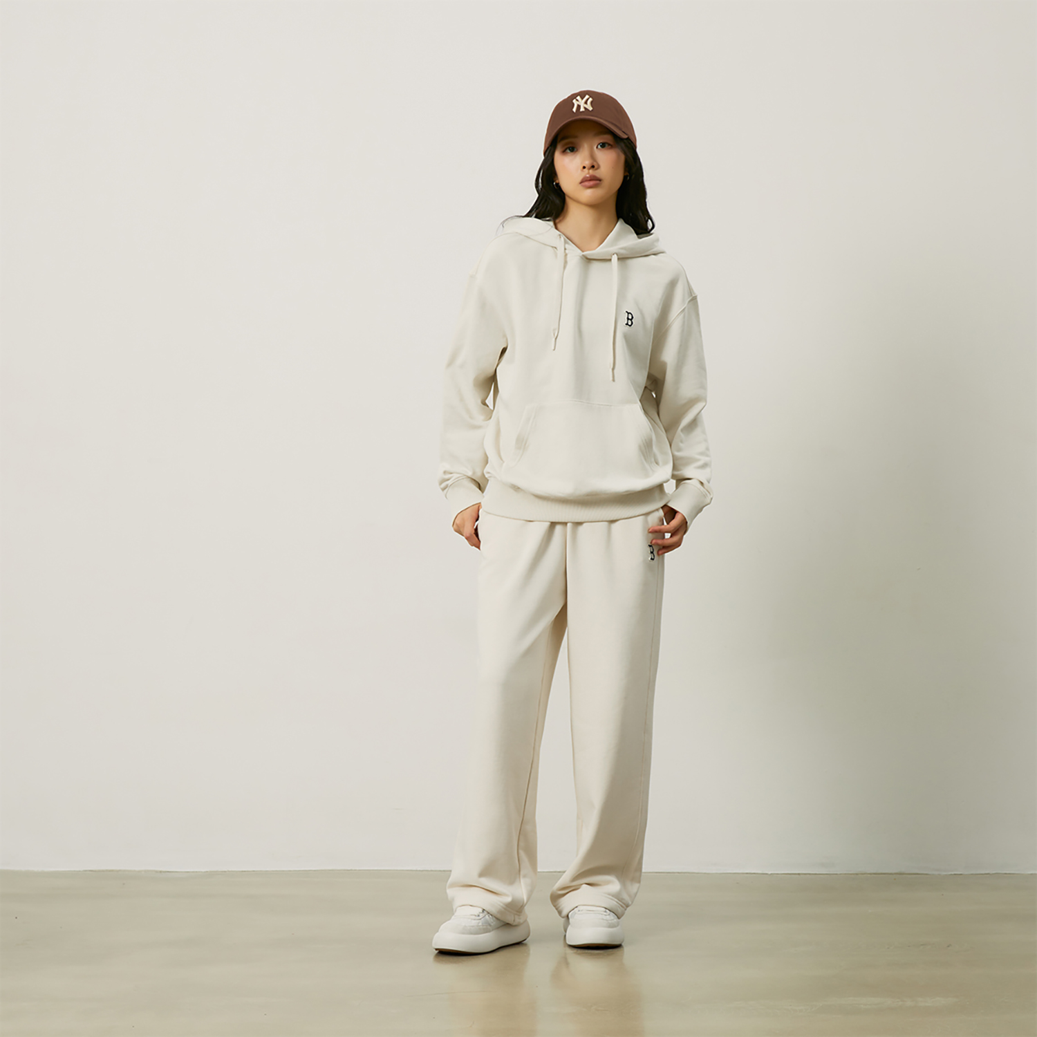 Cheap MLB 보스턴 레드삭스 24FW 크림 풀오버 후디 남녀공용 캐주얼 긴팔 캥거루 포켓 3AHDB0144-43CRD