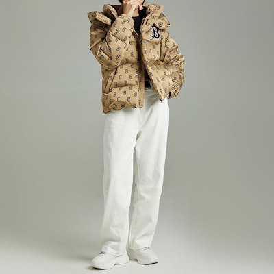 MLB Boston Red Sox Jaket Beige Pendek Hooded Down Unisex Kasual Musim Sejuk 3ADJM0426-43BGS Shop MLB Boston Red Sox Jaket Beige Pendek Hooded Down Unisex Kasual Musim Sejuk 3ADJM0426-43BGS