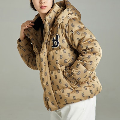 MLB Boston Red Sox Jaket Beige Pendek Hooded Down Unisex Kasual Musim Sejuk 3ADJM0426-43BGS Details for MLB Boston Red Sox Jaket Beige Pendek Hooded Down Unisex Kasual Musim Sejuk 3ADJM0426-43BGS