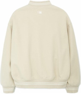 MLB ボストンレッドソックス 刺繍ロゴ ベージュ ルーズフィット ユニセックス ジャケット 3AJPV0134-43BGL Lookbook MLB ボストンレッドソックス 刺繍ロゴ ベージュ ルーズフィット ユニセックス ジャケット 3AJPV0134-43BGL