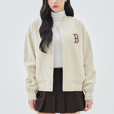 MLB ボストンレッドソックス 刺繍ロゴ ベージュ ルーズフィット ユニセックス ジャケット 3AJPV0134-43BGL Shop MLB ボストンレッドソックス 刺繍ロゴ ベージュ ルーズフィット ユニセックス ジャケット 3AJPV0134-43BGL