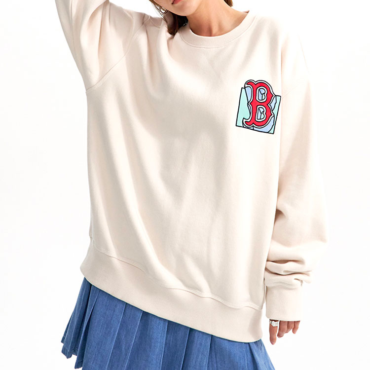 Shop MLB波士頓紅襪圖案印花米色中性長袖圓領衛衣 3AMTL0426-43BGL