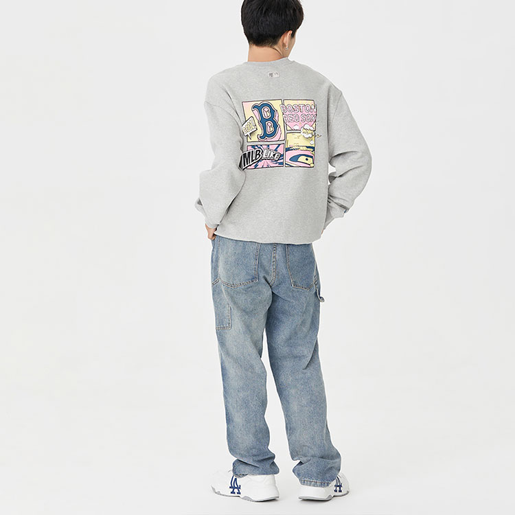 Shop MLB波士頓紅襪圖案印花灰色長袖圓領男女款休閒衫 3AMTL0426-43MGS
