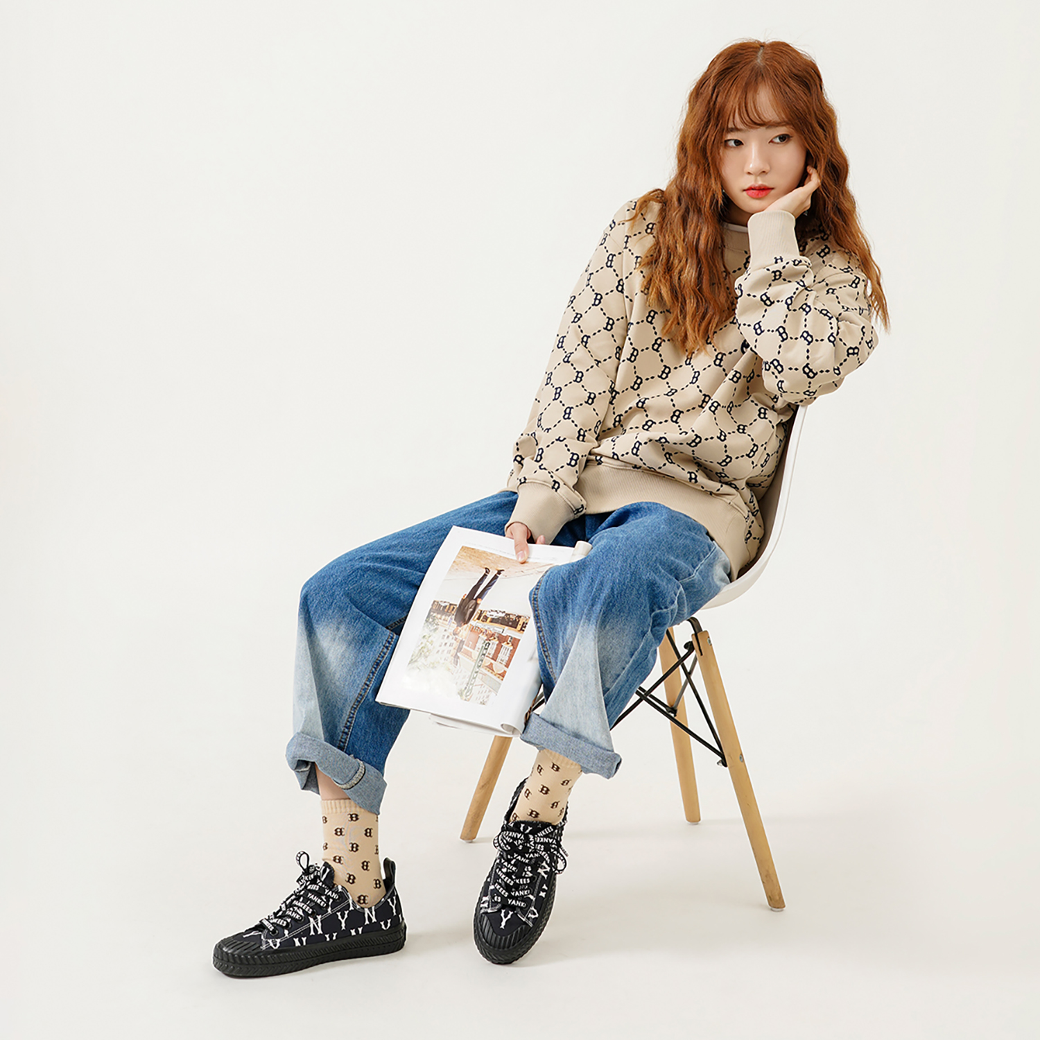 MLB Boston Red Sox Logo All-Over Crewneck Sweatshirt Beige Unisex Fall Edition 3AMTM0421-43BGS 圖 4