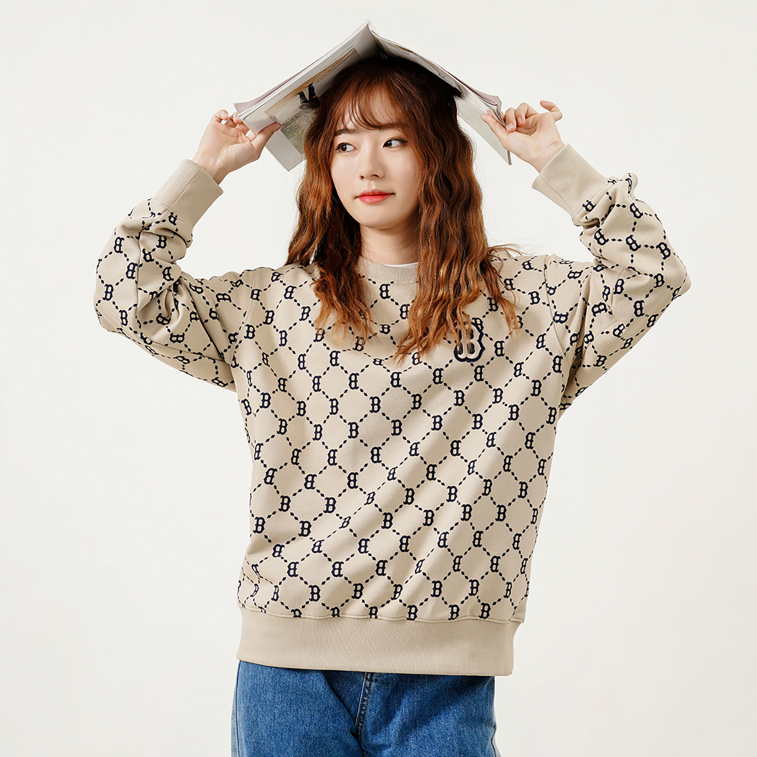 MLB Boston Red Sox Logo All-Over Crewneck Sweatshirt Beige Unisex Fall Edition 3AMTM0421-43BGS 圖 5