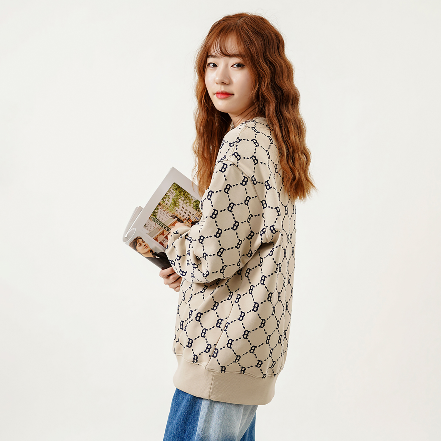 MLB Boston Red Sox Logo All-Over Crewneck Sweatshirt Beige Unisex Fall Edition 3AMTM0421-43BGS 圖 7