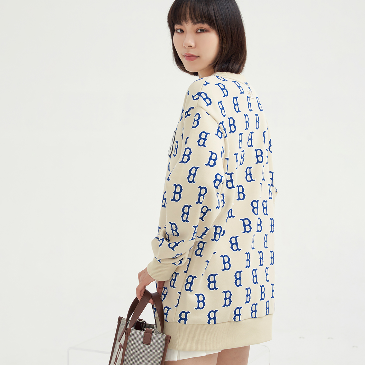 MLB Boston Red Sox Logo Graffiti Crewneck Casual Sweatshirt Beige Unisex 3AMTM0231-43BGL 圖 6