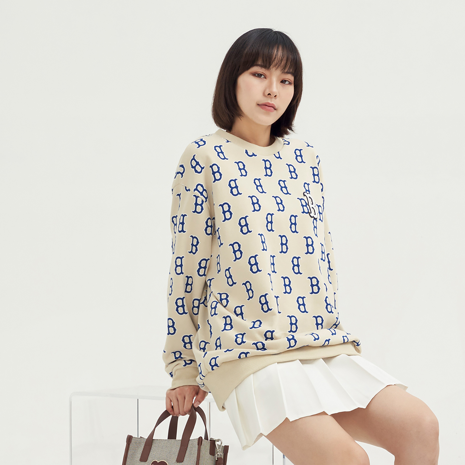 MLB Boston Red Sox Logo Graffiti Crewneck Casual Sweatshirt Beige Unisex 3AMTM0231-43BGL 圖 8