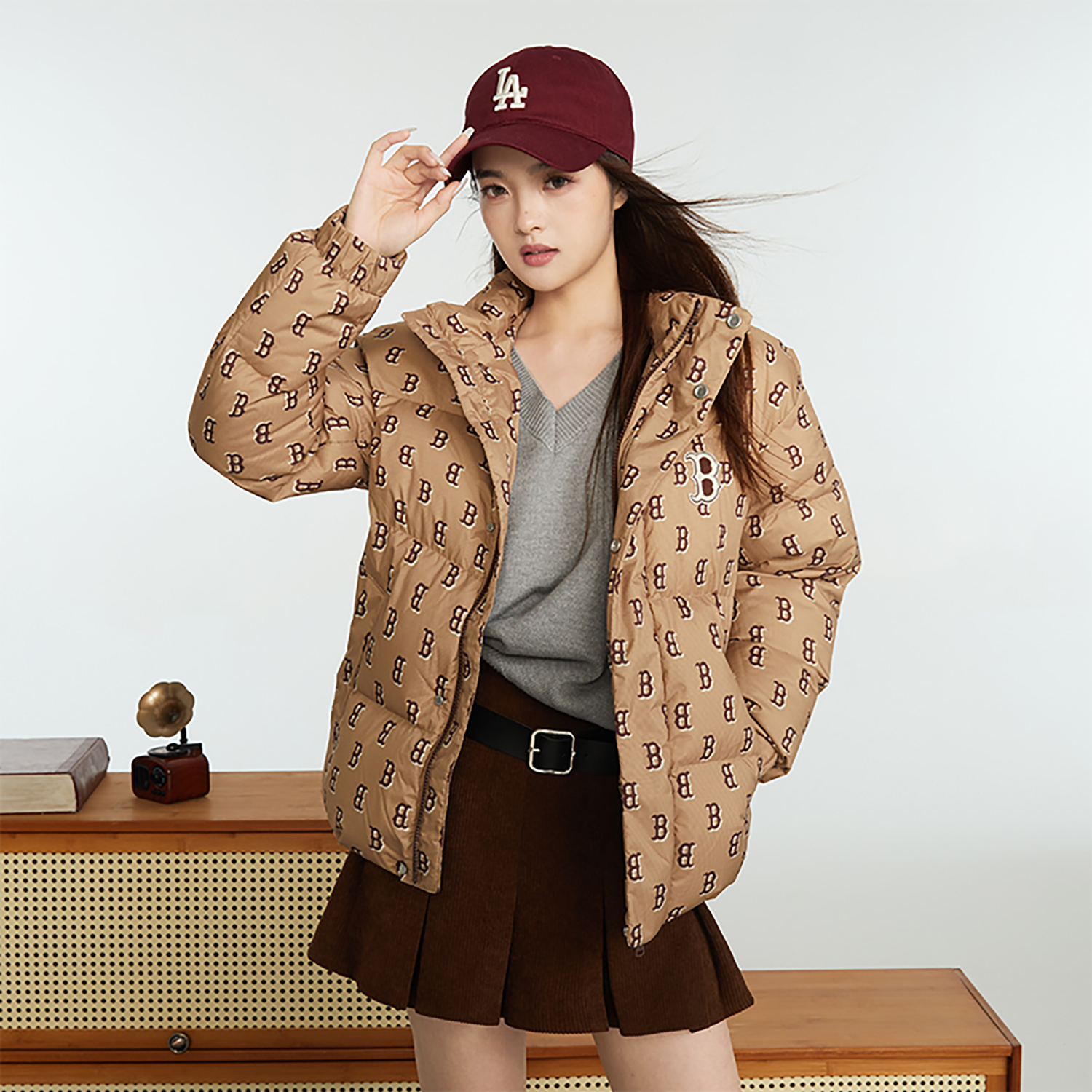 MLB Boston Red Sox Monogram Print Beige Down Jacket Unisex. 3ADJM0736-43CAL 圖 7