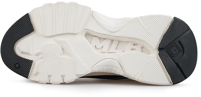 MLB Sepatu Kanvas High-Top 'Hyuna Retro Dad Shoe' 32SHU111-50L Purchase MLB Sepatu Kanvas High-Top 'Hyuna Retro Dad Shoe' 32SHU111-50L