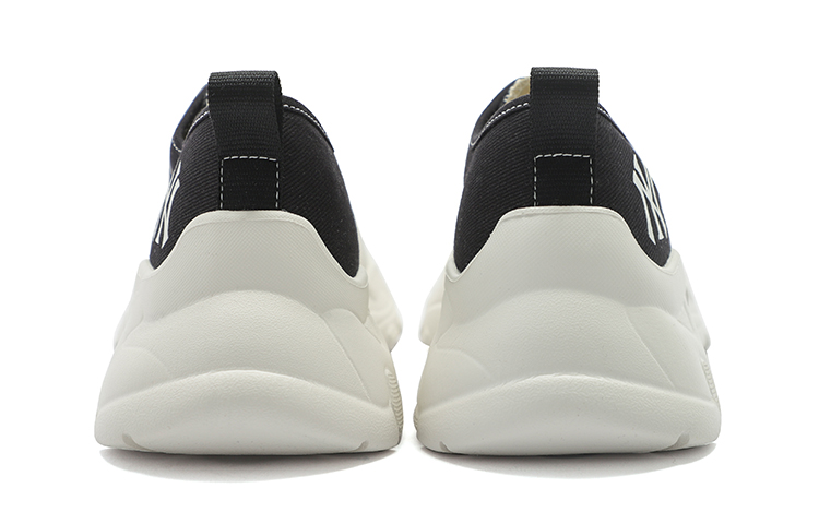 Shop MLB帆布低帮鞋 '黑色厚底老爹鞋' 3ASHUL22N-50BKS