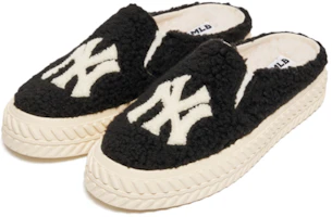 Lookbook MLB Canvas Slip-On Rendah 'Hitam' 3AMUUD216-50BKS