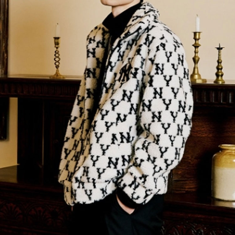 Shop MLB 字母印花拉鍊刷毛外套 男女通用 奶油白 3AFDM0126-50CRS