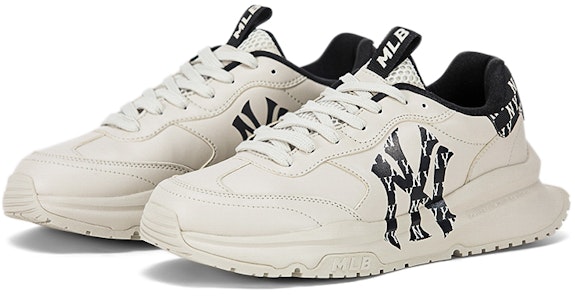 MLB Chunky Classic 'New York Yankees Hitam' 3ASHCRM3N-50BKS Lookbook MLB Chunky Classic 'New York Yankees Hitam' 3ASHCRM3N-50BKS