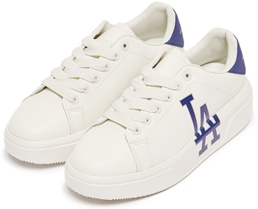 MLB 复古LA道奇队粗厚款‘白蓝’配色 3ASXXA11N-07INS Lookbook MLB 复古LA道奇队粗厚款‘白蓝’配色 3ASXXA11N-07INS