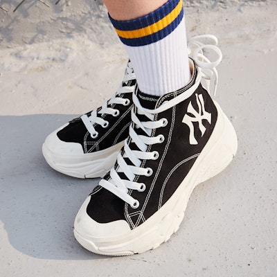 MLB 청키 하이 '블랙 패션 한류' (MLB Cheongki Hai 'Beullaek Paesyeon Hanryu') 32SHU1011-50L Sizing MLB 청키 하이 '블랙 패션 한류' (MLB Cheongki Hai 'Beullaek Paesyeon Hanryu') 32SHU1011-50L