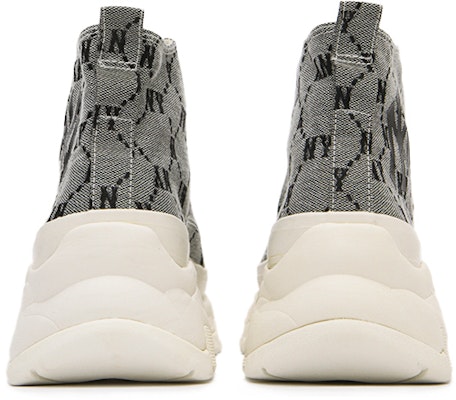 MLB Chunky High 'Mono Grey' dalam Warna Kelabu Monokrom. 3ASHU311N-50GRS Lookbook MLB Chunky High 'Mono Grey' dalam Warna Kelabu Monokrom. 3ASHU311N-50GRS