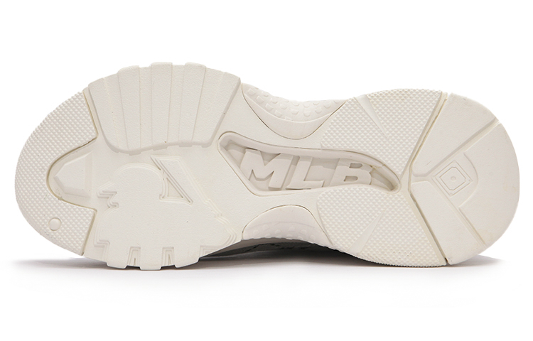 Shop MLB Chunky High 'Mono Grey' dalam Warna Kelabu Monokrom. 3ASHU311N-50GRS