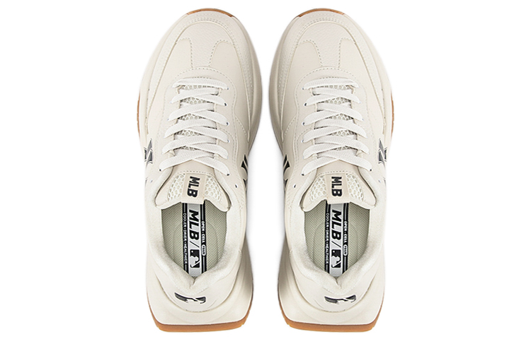 Shop MLB 청키 러너 베이직 양키스 '베이지 화이트 네이비' 3ASHCRB3N-50CRS