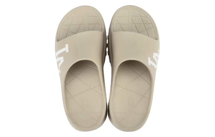 Shop MLB Chunky Slider 'Khaki' Sandalias Gruesas 32SHHP111-07B