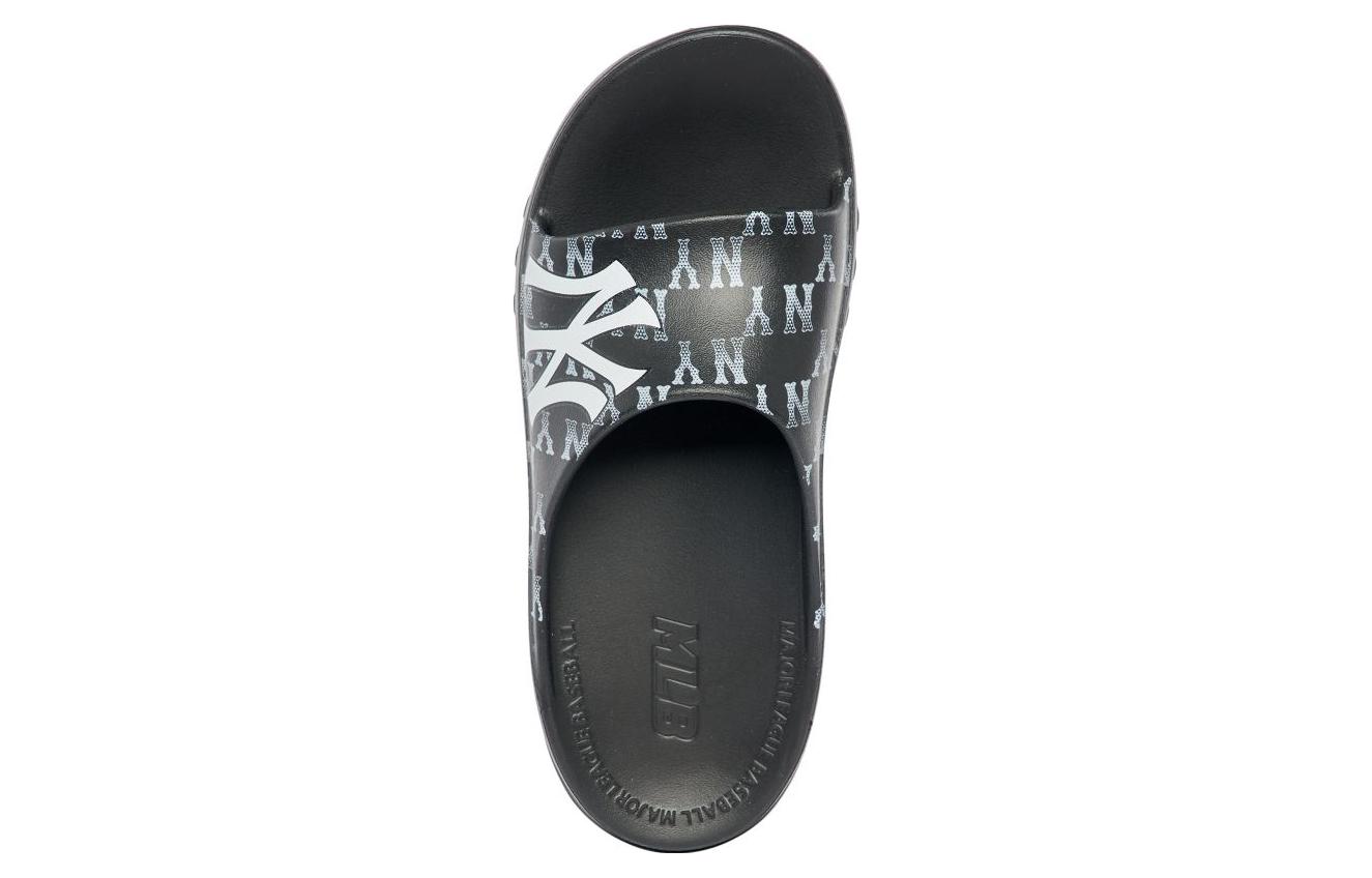 Shop MLBチャンキースライダー ヤンキース モノグラム (黒白) 3ALPCSS33-50BKS